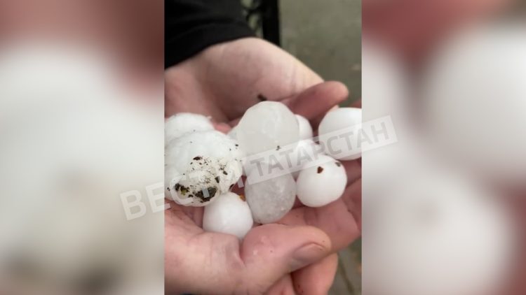 В Зеленодольске прошел град