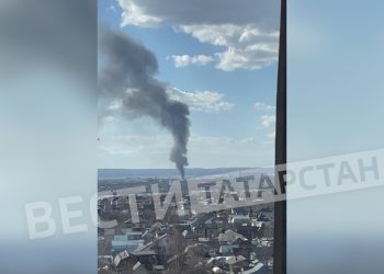 В Казани загорелся мебельный цех