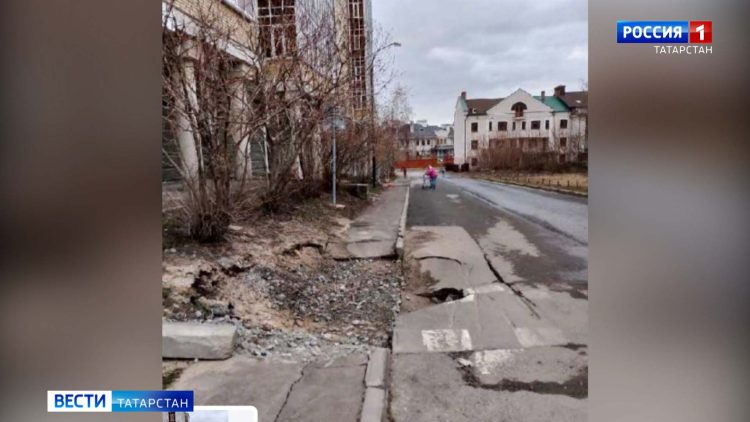 Жители Казани жалуются на разбитые дороги