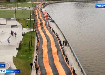 В Казани развернули самую большую георгиевскую ленту