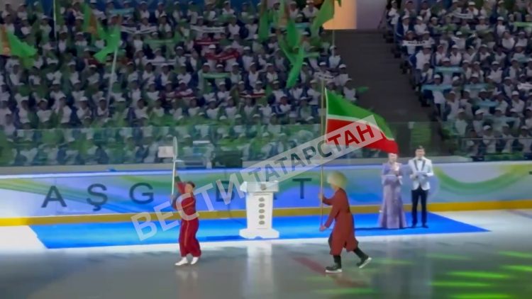 На Международном хоккейном турнире в Ашхабаде муфтий РТ представил команду «ОРХИС — Казань»