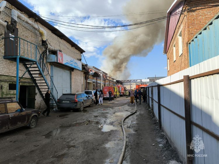 Прокуратура организовала проверку после пожара возле ТЦ «Олимп» в Казани