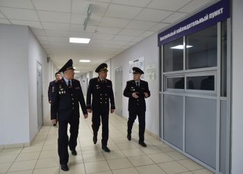 Сатретдинов в Челнах посетил центр временного проживания иностранцев