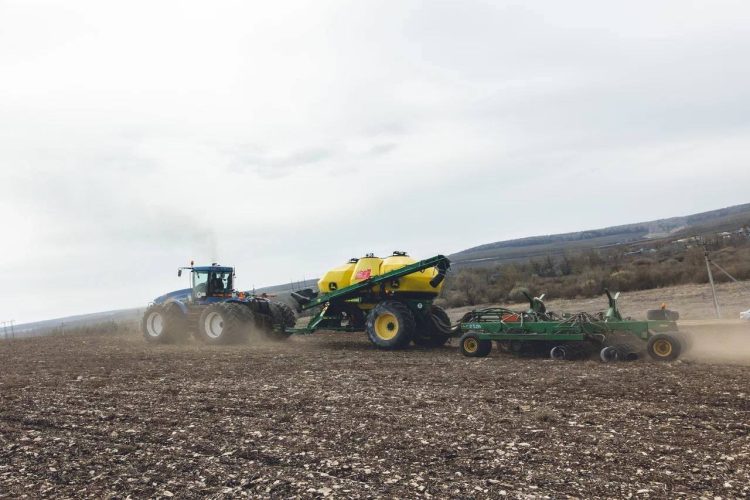 В Альметьевском районе начались весенне-полевые работы