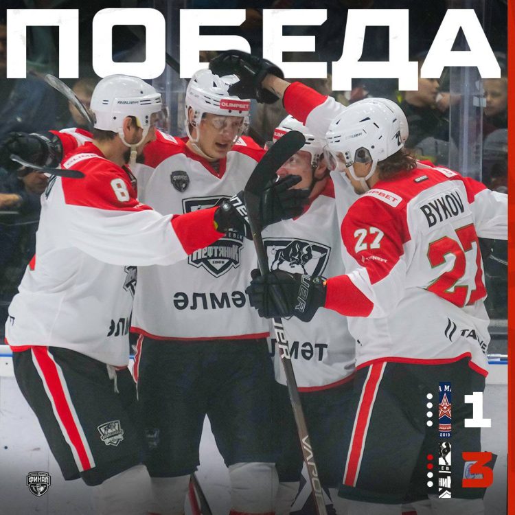 ХК «Нефтяник» обыграл АКМ со счетом 3:1