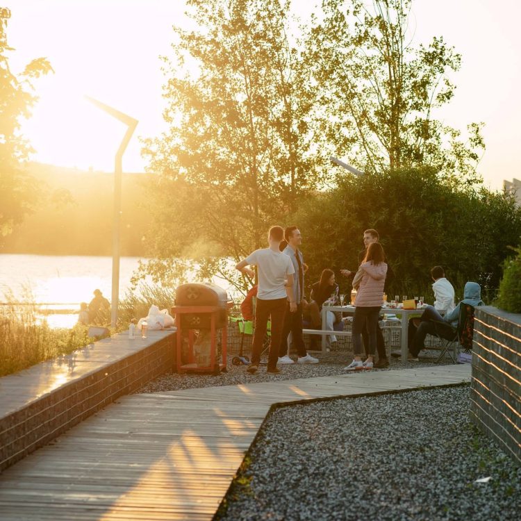В Казани на набережной Кабана стартует сезон барбекю