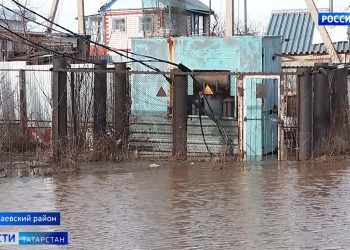 В Тукаевском районе из-за подтопления в СНТ эвакуировали 18 человек