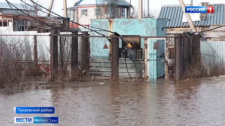 В Тукаевском районе из-за подтопления в СНТ эвакуировали 18 человек
