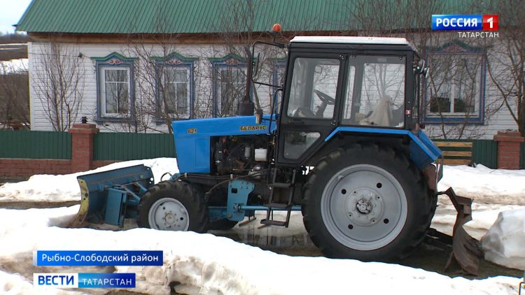 В Рыбно-Слободском районе умершую пенсионерку повезли в морг в ковше трактора