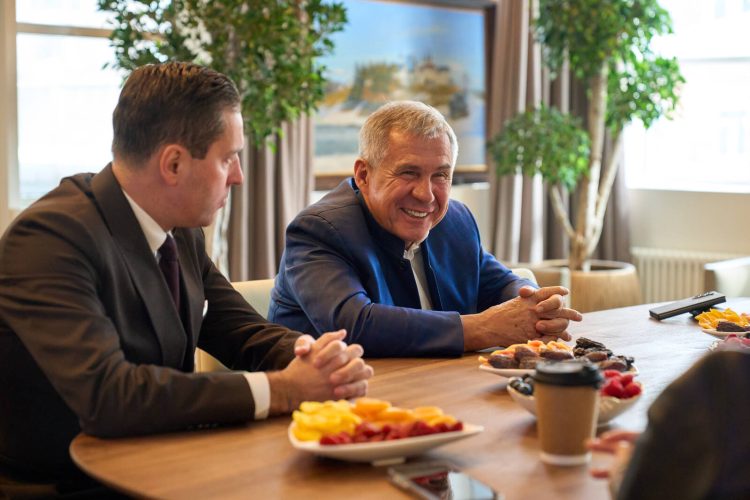 Минниханов встретился с Тиной Канделаки