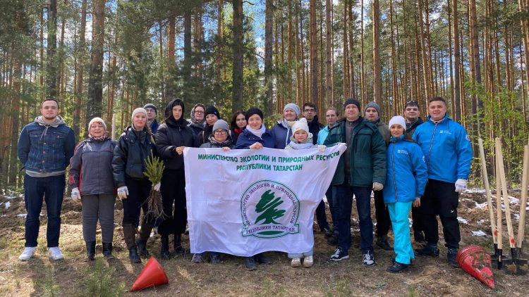 В Лаишевском районе в рамках нацпроекта прошла акция «Сад памяти»