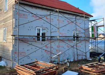 В Лаишевском районе семье бойца СВО помогли утеплить дом