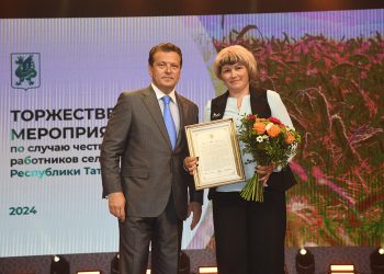 Метшин поблагодарил сельчан за участие в ярмарках в Казани