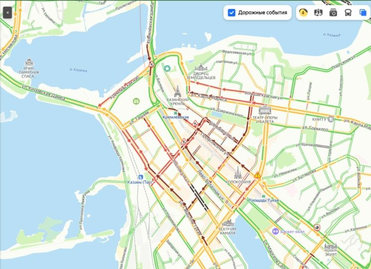 Казанцы жалуются на пробки в центре города