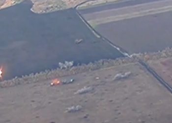 Дрон снял поражение украинского опорника около села Работино