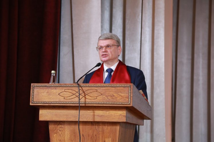 Министр здравоохранения РФ поздравил Казанский медуниверситет с 210-летием