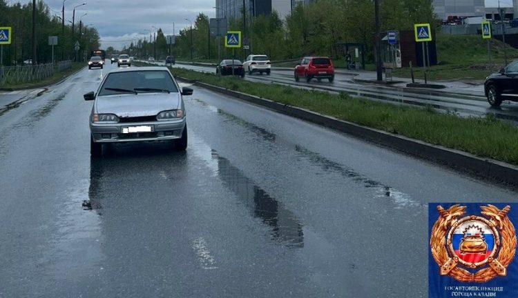 В Казани водитель легковушки сбил девушку на зебре