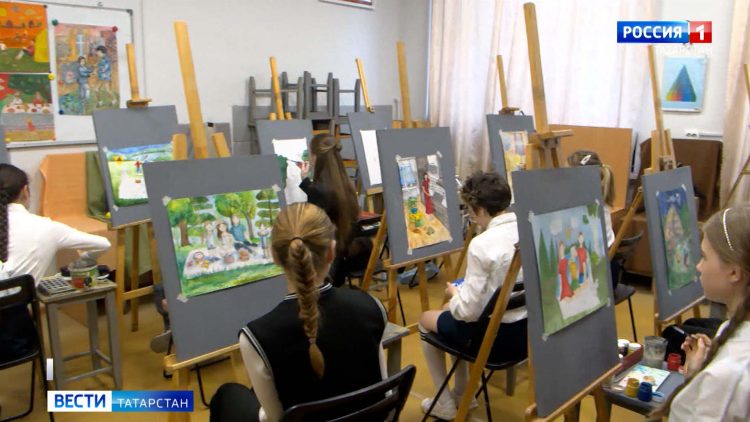 Ученики казанской художественной школы впервые примут участие в конкурсе «Дети рисуют страну»