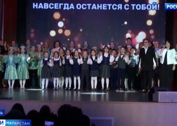 Минниханов поздравил казанскую школу №39 с 90-летием