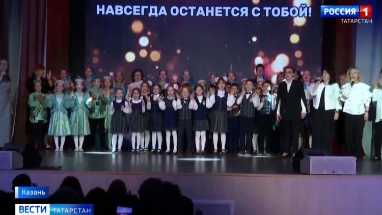 Минниханов поздравил казанскую школу №39 с 90-летием