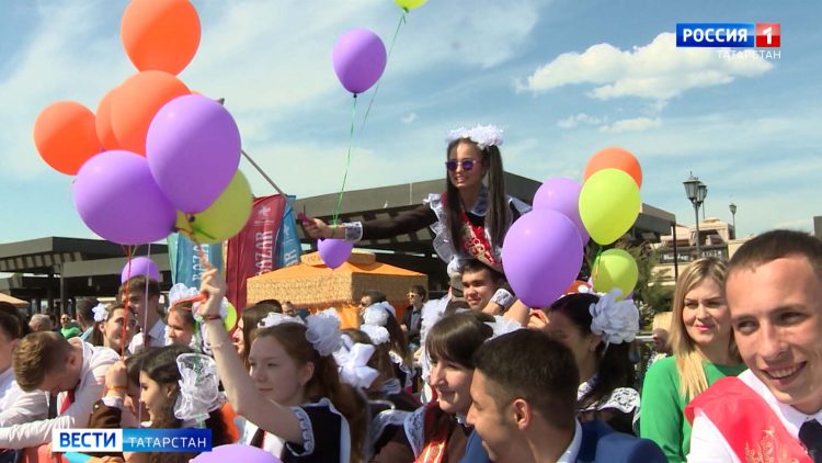 Татарстанцам рассказали, во сколько обойдется школьный выпускной в этом году