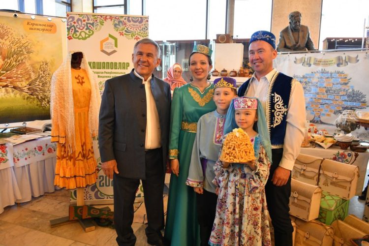 Минниханов посетил фестиваль «Эхо веков в истории семьи»