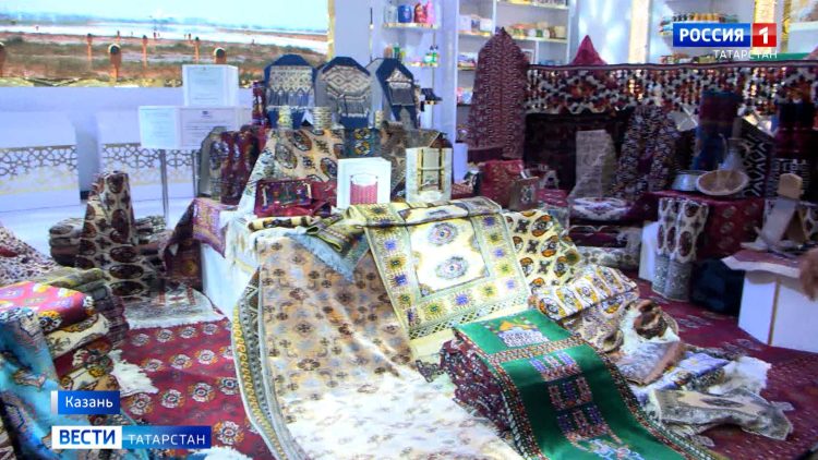 В Казани открылась крупнейшая в России экономическая выставка Russia Halal Expo