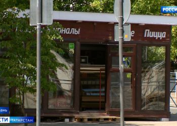 Жители Приволжского района пожаловались на работу круглосуточной шаурмичной