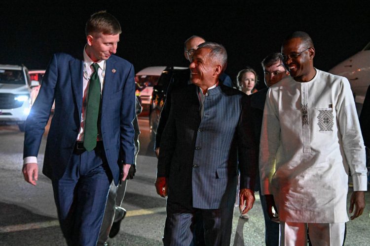 Минниханов прибыл с рабочим визитом в Гамбию