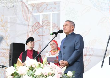 Рустам Минниханов поздравил татарстанцев с праздником Каравон