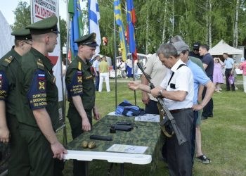 В Бавлинском районе на Дне села развернули мобильный пункт для контрактников