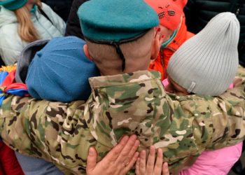 Путин: семьи военнослужащих СВО должны быть в центре внимания