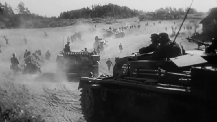 Рустам Минниханов опубликовал видео ко Дню памяти и скорби