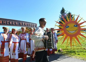 Минниханов поздравил татарстанцев праздником мордовской культуры «Валда Шинясь»