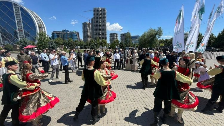 В Грозном прошел татарский национальный праздник Сабантуй