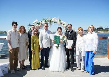 В Казани в День молодежи прошла церемония бракосочетания