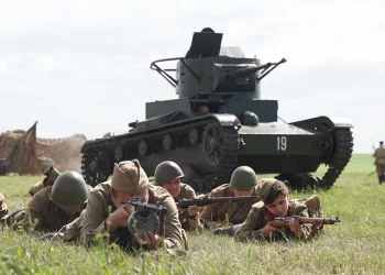 В селе Альвидино воспроизвели первые минуты начала Великой Отечественной войны