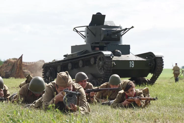 В селе Альвидино воспроизвели первые минуты начала Великой Отечественной войны