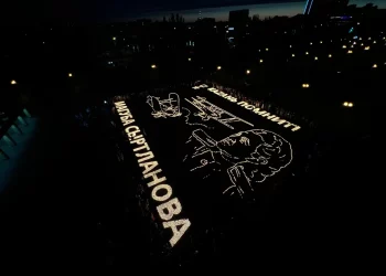 В казанском парке Победы в честь Дня памяти и скорби зажгли 30 тыс. свечей