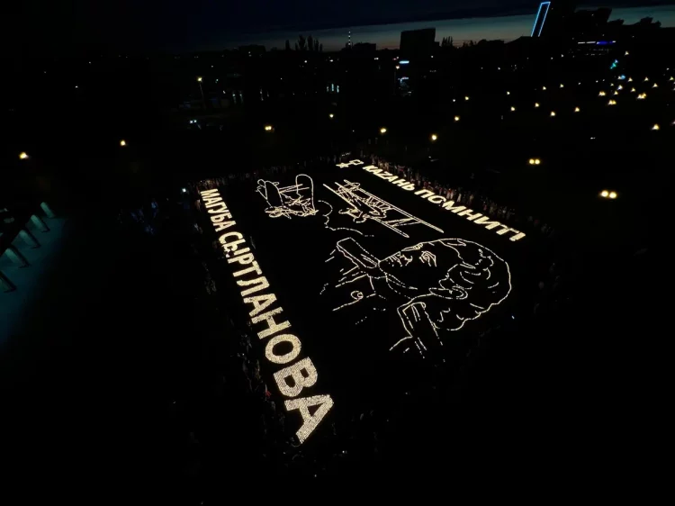 В казанском парке Победы в честь Дня памяти и скорби зажгли 30 тыс. свечей