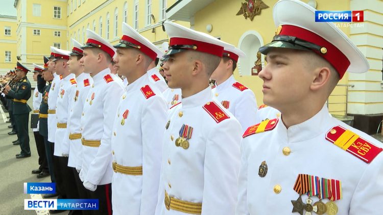 «Мы всех подготовили настоящими патриотами своей Родины»: в Казани прошел 76-й выпуск из Суворовского училища