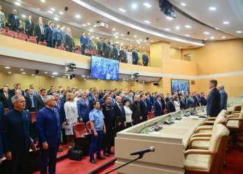 Рустам Минниханов в День памяти и скорби начал республиканское совещание с минуты молчания