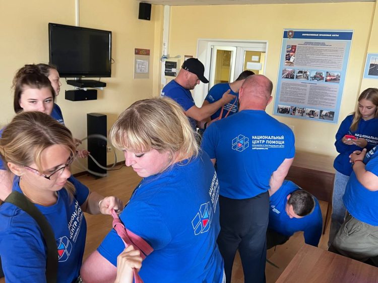 Пять добровольцев из РТ стали участниками всероссийских учений волонтеров нацентра помощи детям