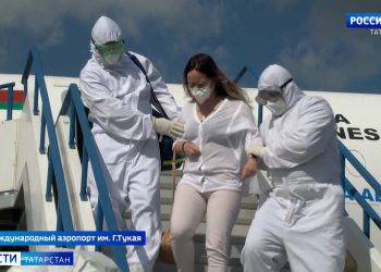 В казанском аэропорту провели учения по госпитализации больного лихорадкой Эбола