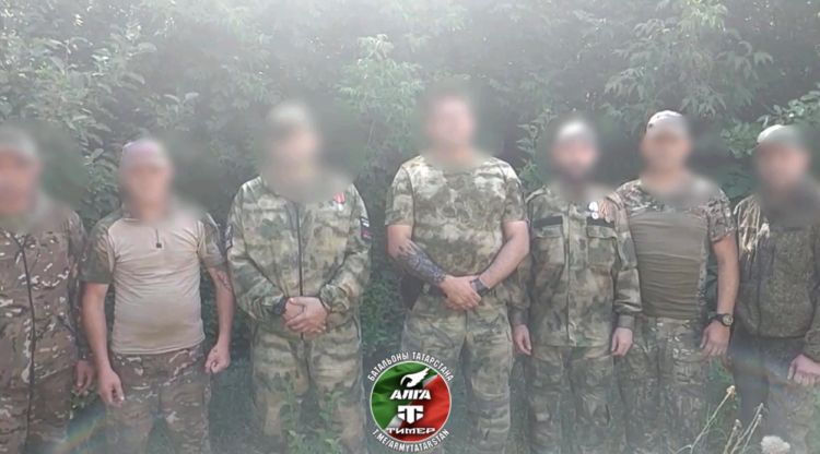 Бойцы батальона ТИМЕР поздравили татарстанцев с Днем России