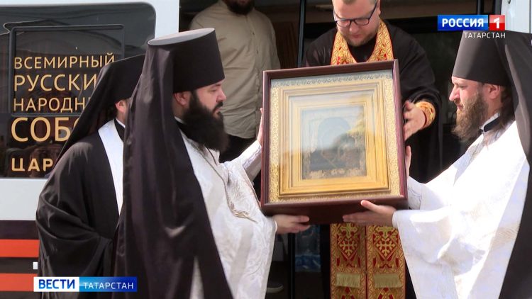 В Казань доставили московский список Казанской иконы Божией Матери