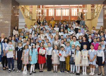 В Госсовете наградили победителей республиканского проекта «Культура для школьников»