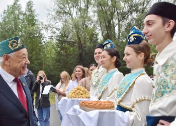 Мухаметшин поздравил казанцев с Сабантуем