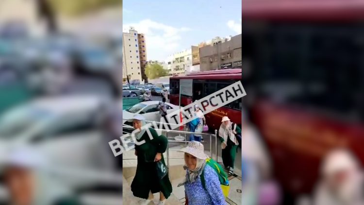 Группа татарстанских паломников вернулась из Мины в Мекку