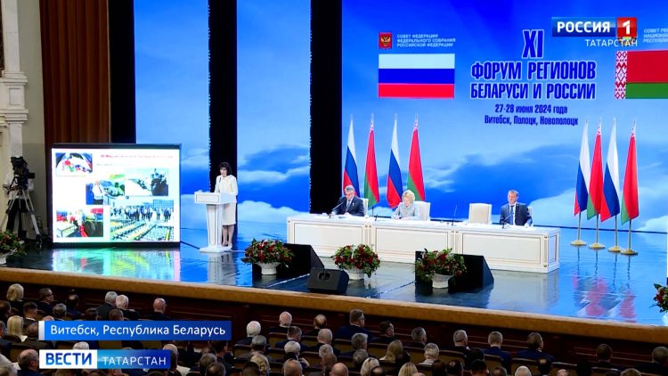 Жители села в Камско-Устьинском районе просят восстановить заросшую травой детскую площадку